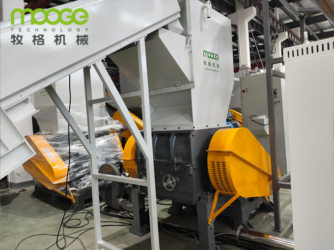 Máquina de trituração de garrafas de plástico de lâmina fixa 4 para reciclagem 1