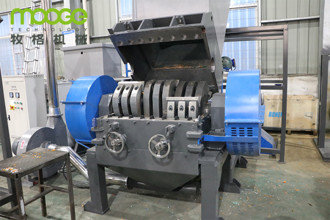 Máquina de trituração de garrafas de plástico de lâmina fixa 4 para reciclagem 8