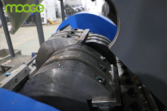 Máquina de trituração de garrafas de plástico de lâmina fixa 4 para reciclagem 9